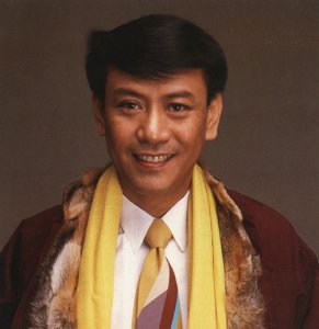 ​罗文唱的这首《江湖路》，是否勾起了你的年少往事？