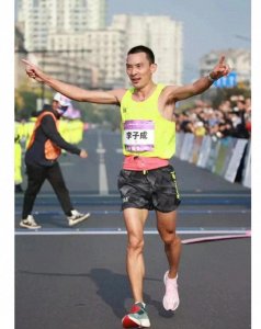 ​马拉松英雄传之七：冠军收割机——李子成