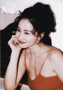 ​从＂人间尤物＂到婚姻伤痛 - 田丽的传奇人生