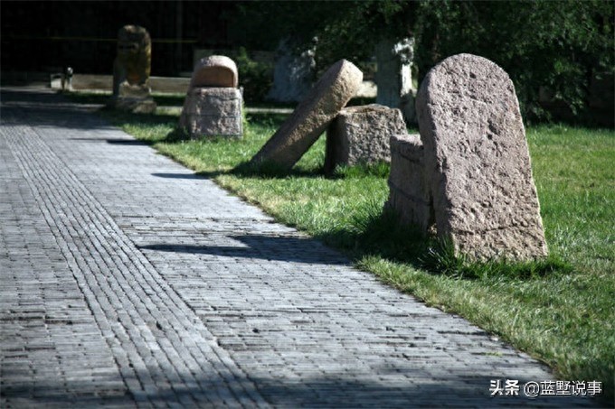 始于乾隆年的伊犁将军府,后来的林则徐、邓廷桢也留下业绩