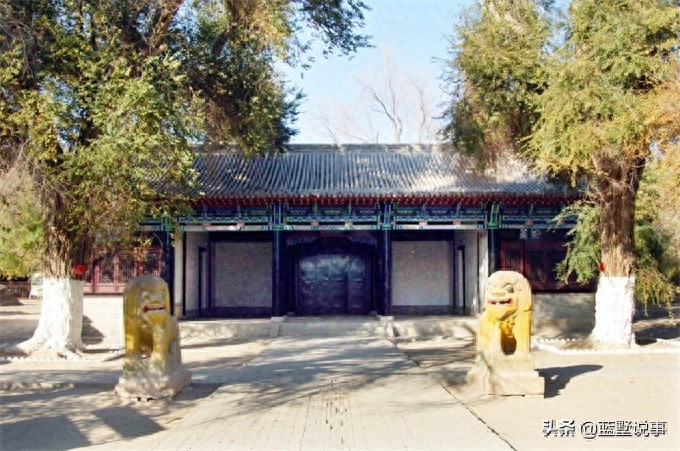 始于乾隆年的伊犁将军府,后来的林则徐、邓廷桢也留下业绩