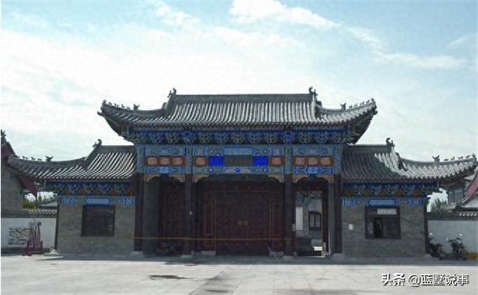 始于乾隆年的伊犁将军府,后来的林则徐、邓廷桢也留下业绩