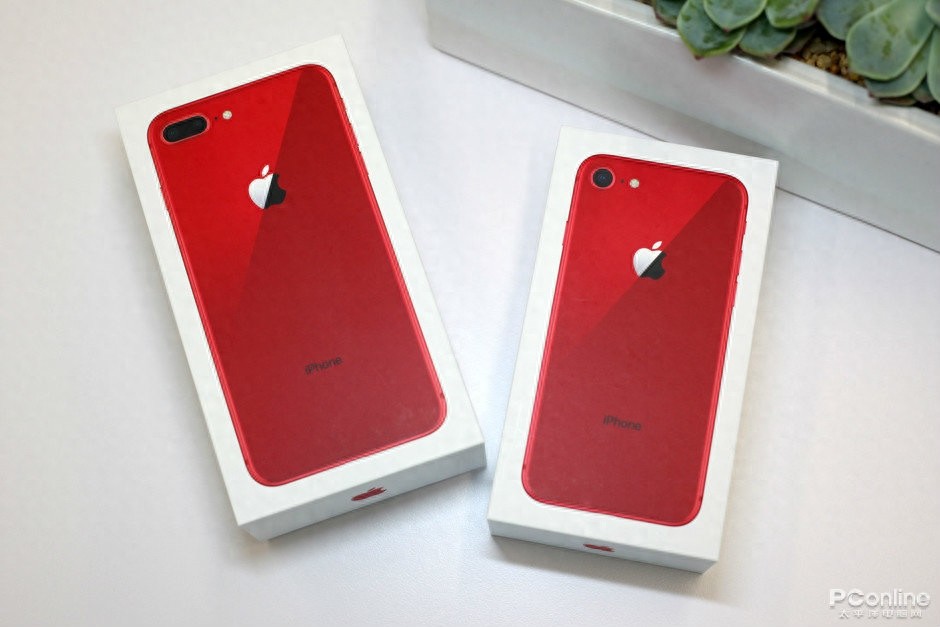 红色iPhone 8：鲜艳透亮，非常抢眼