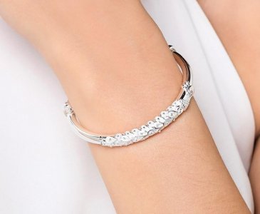 ​银手镯价格一般多少钱一个？这3点弄懂你能省下很多