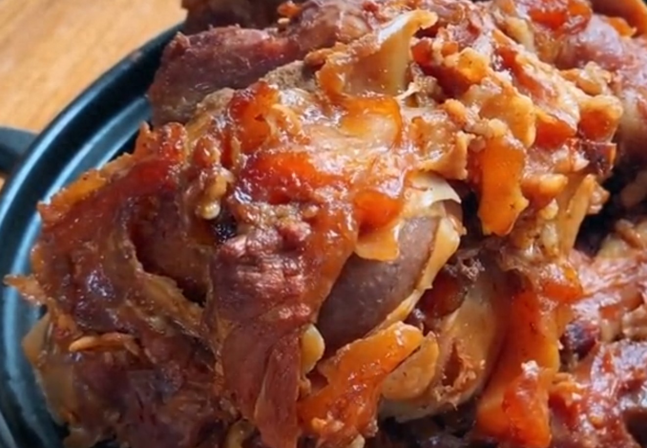 东北酱骨头，直接放酱就错了，学会这秘制做法，颜色红亮香味浓