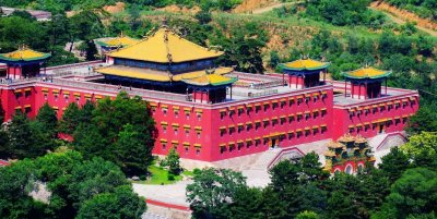 ​承德班禅行宫，栩栩如生八条龙