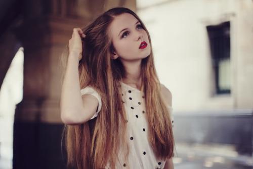 qq伤感颓废女生签名