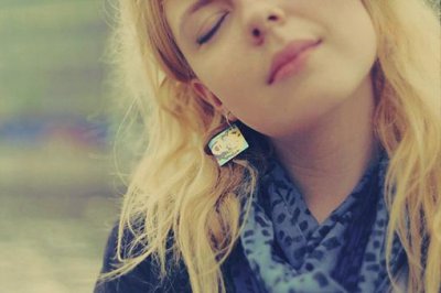 ​陈定涵的伤感qq空间情感句子（35句伤感说说孤独伤感）