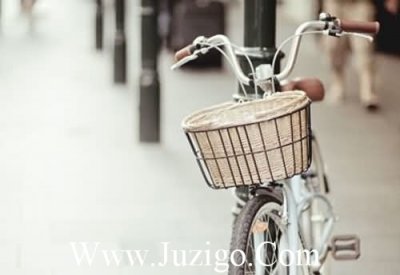 ​一个人胡思乱想的伤感句子精选(42句)