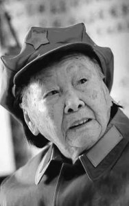 ​最高龄女红军王定国逝世 享年107岁 曾在春晚现场过生日