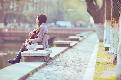 ​悲伤的个性签名大全(精选50句)