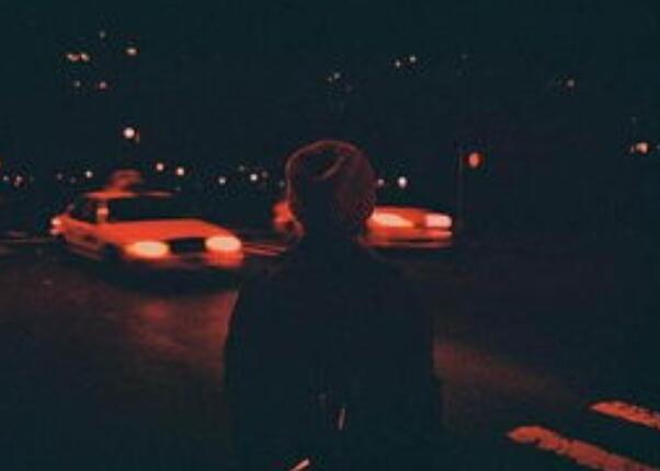 深夜失恋的伤感句子 失恋适合深夜发的说说