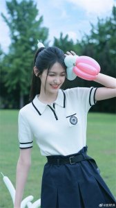 ​张籽沐游乐园写真，青春活力的08年小美女！