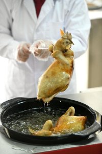 ​河北石家庄：传承制作舌尖美食——“金凤扒鸡”