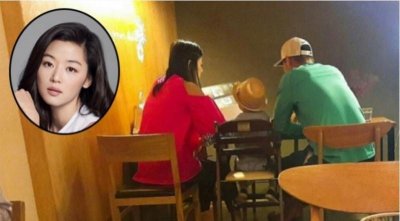 ​全智贤一家三口庆父亲节