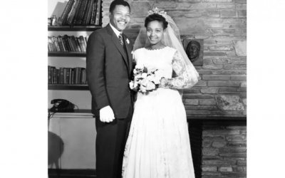 ​被背叛的南非总统曼德拉：妻子出轨，他卑微讨好，委曲求全