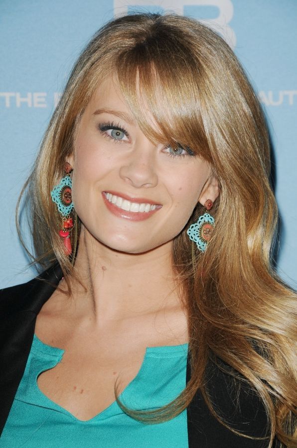 金伯利·马图拉个人资料写真作品