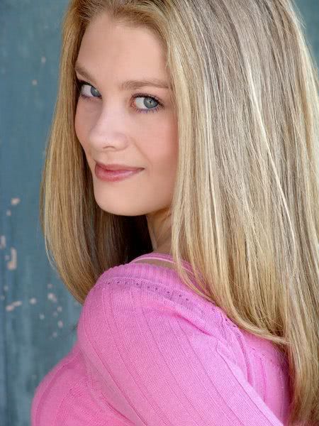 金伯利·马图拉个人资料写真作品