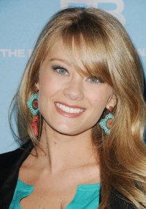 ​金伯利·马图拉个人资料写真作品