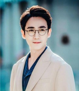 ​朱一龙为什么那么害羞(朱一龙现实性格腼腆)