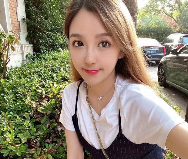 rita小雨桑真名叫什么 rita经常站起身大秀她的美腿