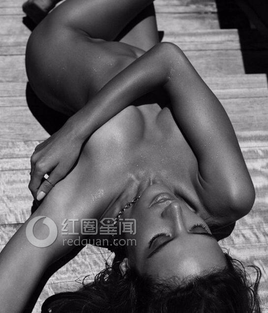 亚历山大安布罗休腿短吗 亚历山大安布罗休性感照