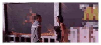 迪丽热巴节目录制途中被男观众求婚，网友：这已经不是第一次了