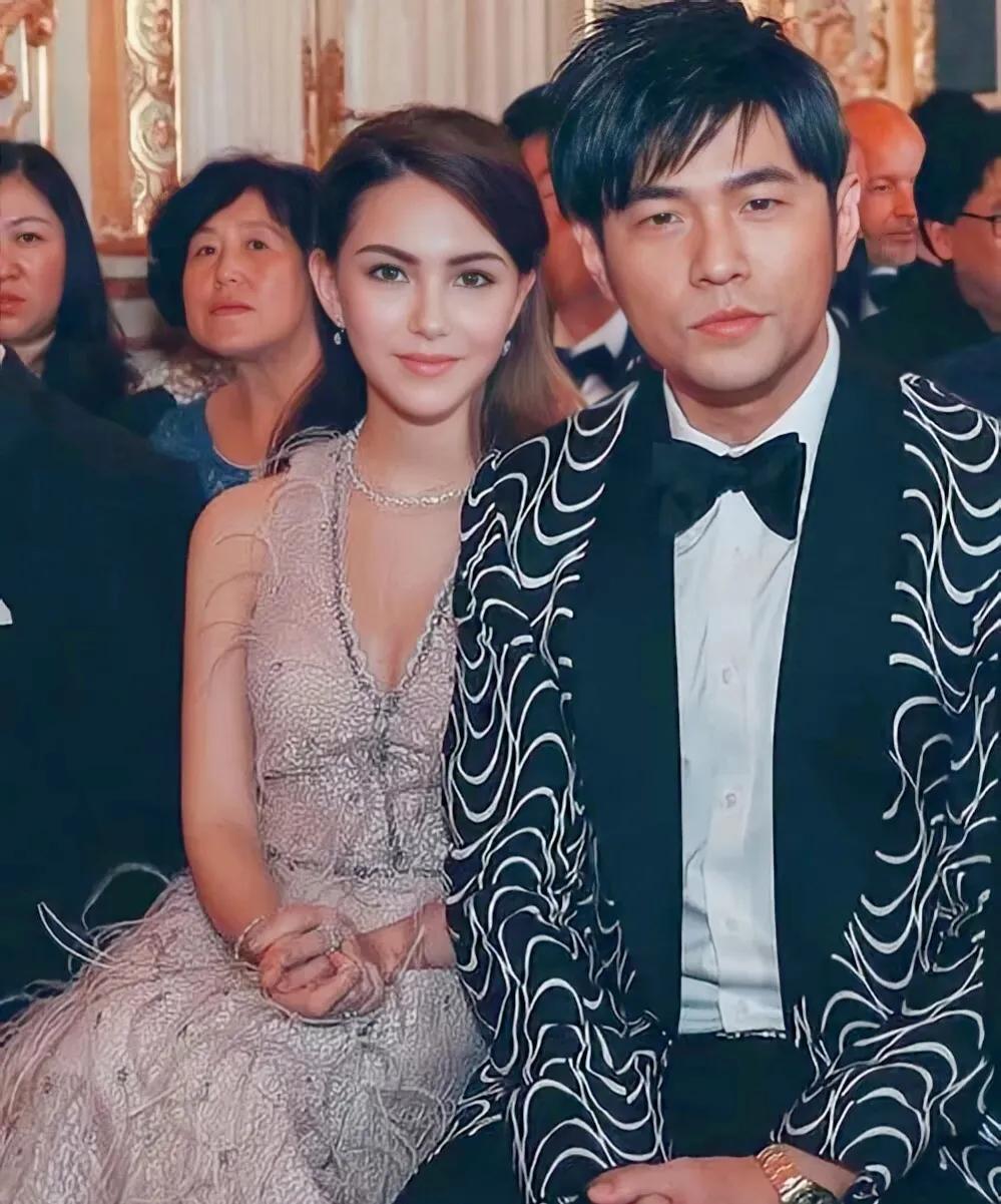 歌手周杰伦表示：22岁嫁给我，8年为我生了3个儿女，这样的女人怎能不爱？