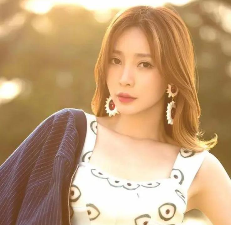 公开承认整容的明星 ，柳岩表示打过瘦脸针，最后一位让人意想不到