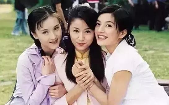 42岁乐珈彤生活近照：嫁给富商生活幸福安逸，两个儿子可爱帅气