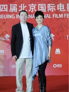 ​冯小刚现任老婆，冯小刚最新的电影叫什么