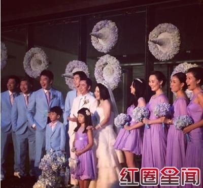 王中磊补办婚礼 宋丹丹抢捧花那英当伴娘