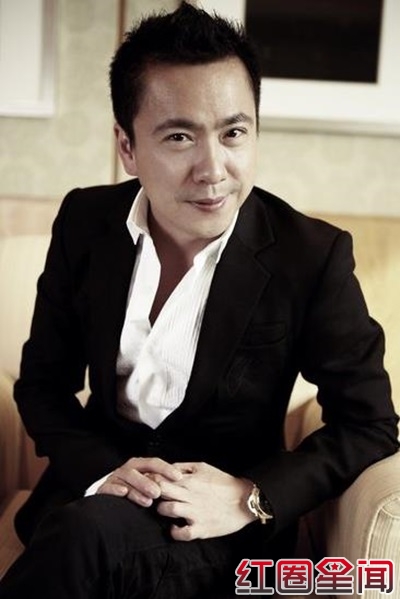 王中磊补办婚礼 宋丹丹抢捧花那英当伴娘