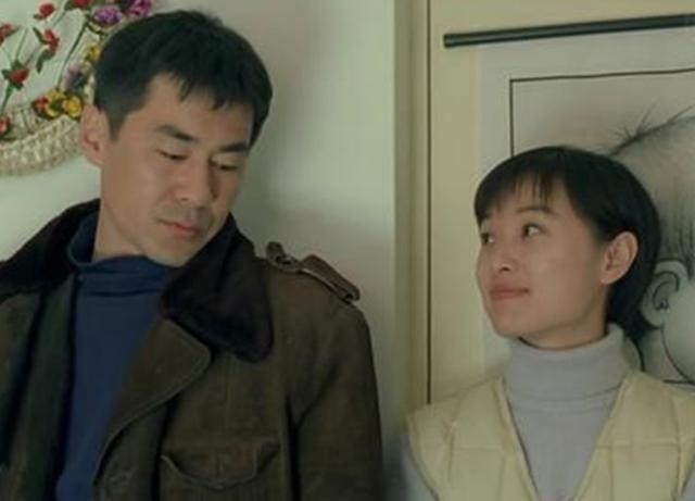 女演员吴越结婚了吗(吴越与男友人逛街笑容灿烂)