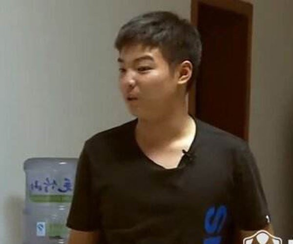 梁佳铭家里有钱吗 几千万资产却视父亲为仇敌