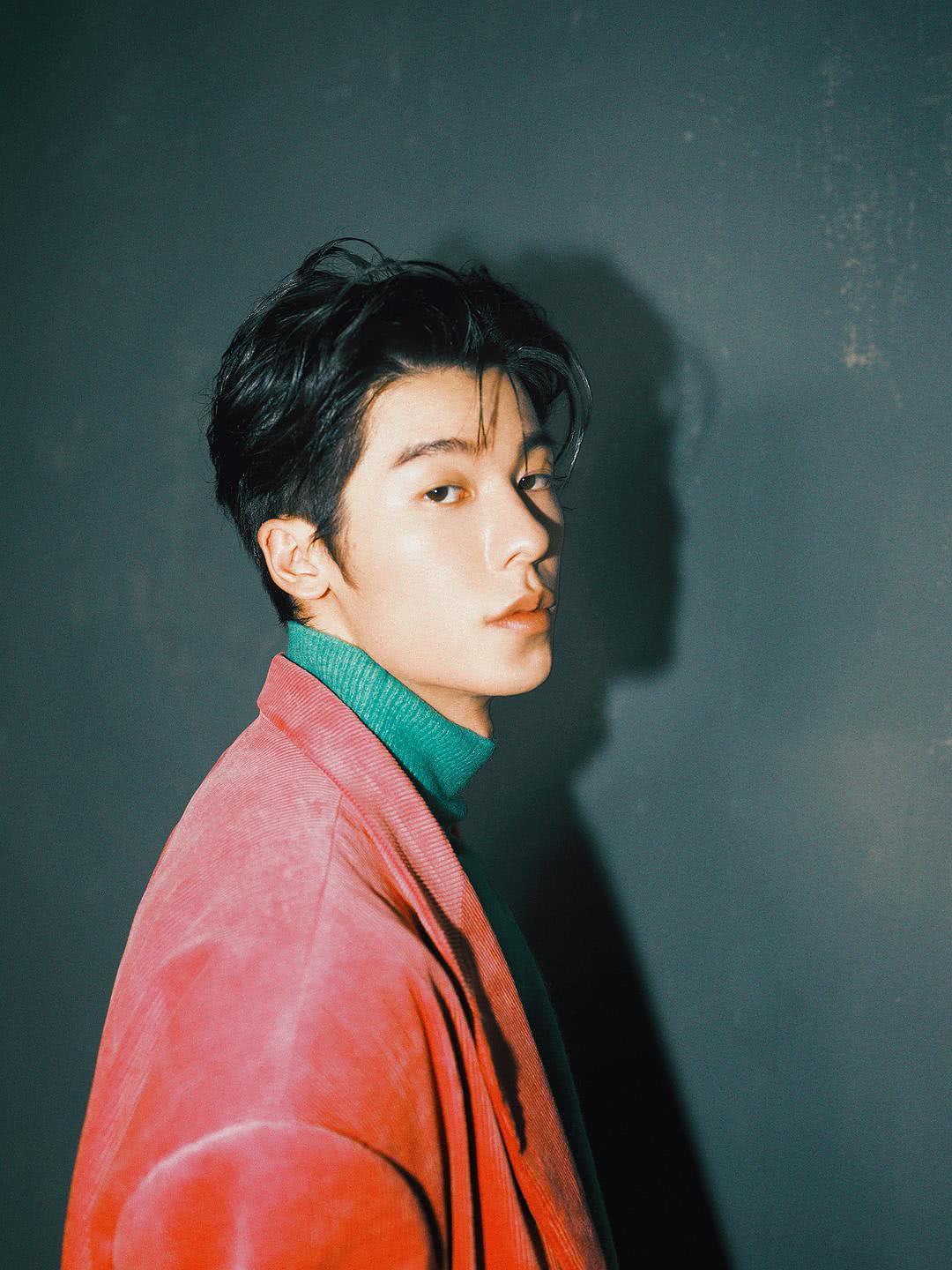 许光汉个人资料写真作品