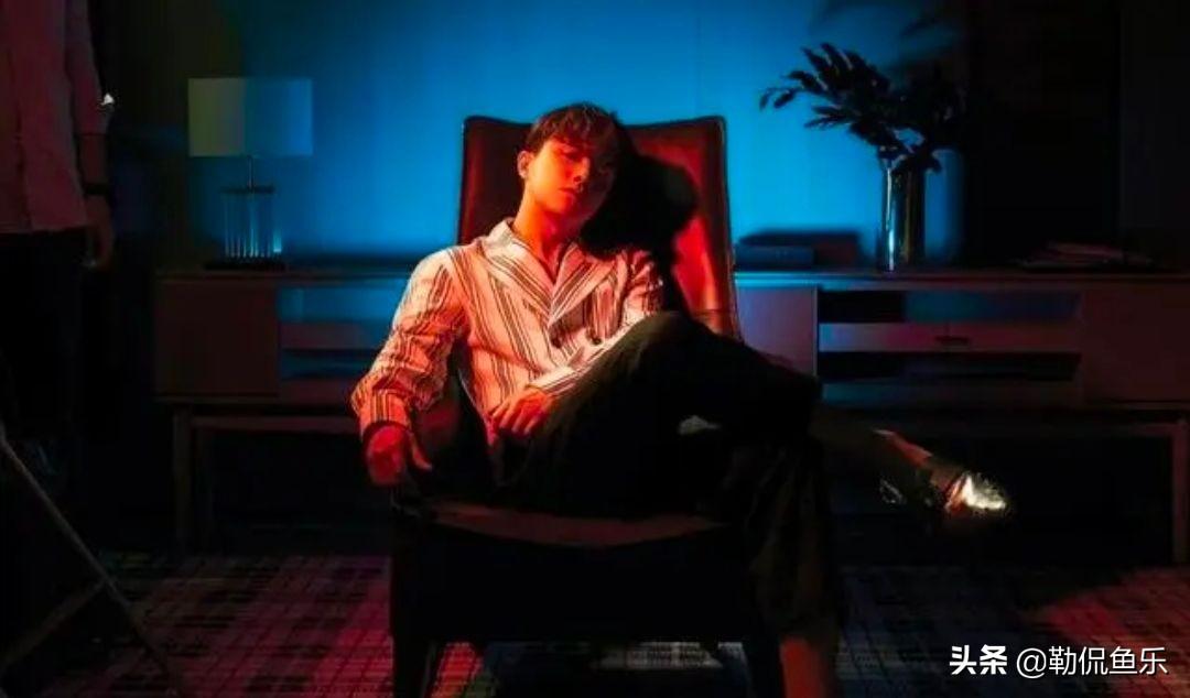 张敬轩为什么退出乐坛(揭秘歌手张敬轩封禁原因)