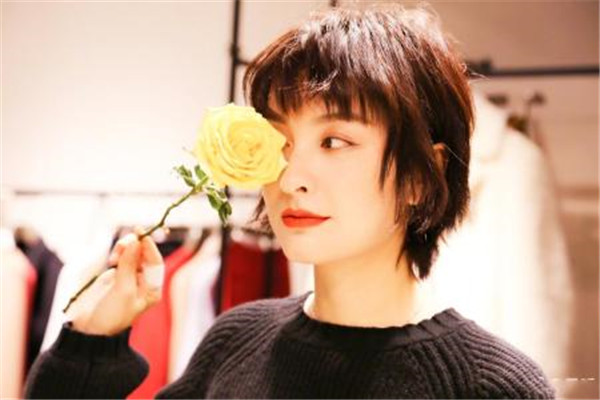 吴昕是怎么减掉小粗腿的瘦了多少斤,吴昕减肥前后照片对比太惊人