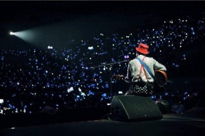 ​张杰十年前照片曝光！张杰十年前的自己竟然和现在一模一样？