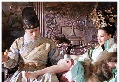 ​历史上3个假太监：一个让太后生子，一个睡了皇后，一个杀了皇帝