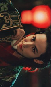 ​漫画里走出来的吸血鬼本尊，李洙赫的忧郁气质，简直不要太帅