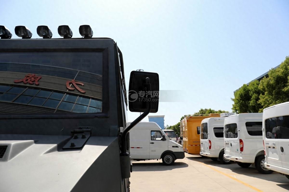 霸气房车之依维柯四驱越野房车