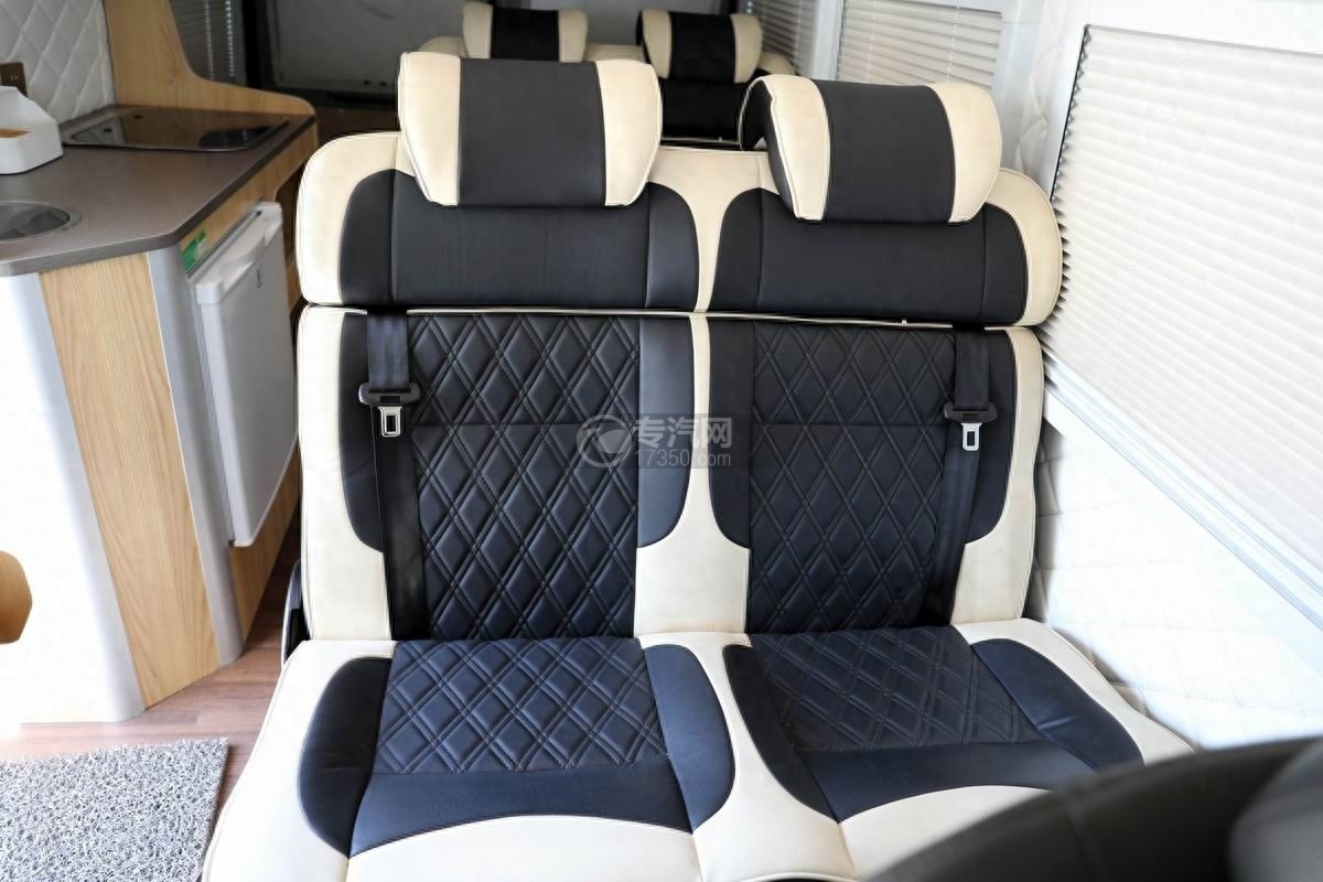 霸气房车之依维柯四驱越野房车