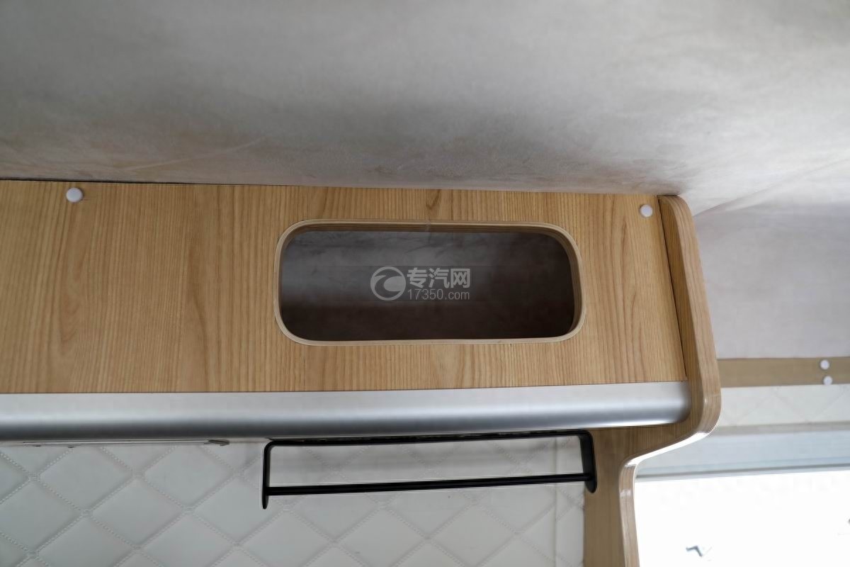 霸气房车之依维柯四驱越野房车