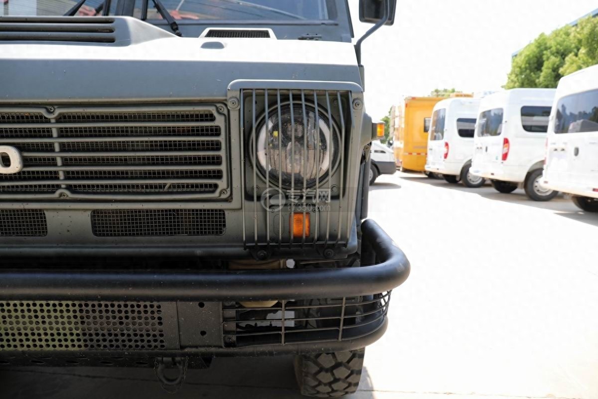 霸气房车之依维柯四驱越野房车