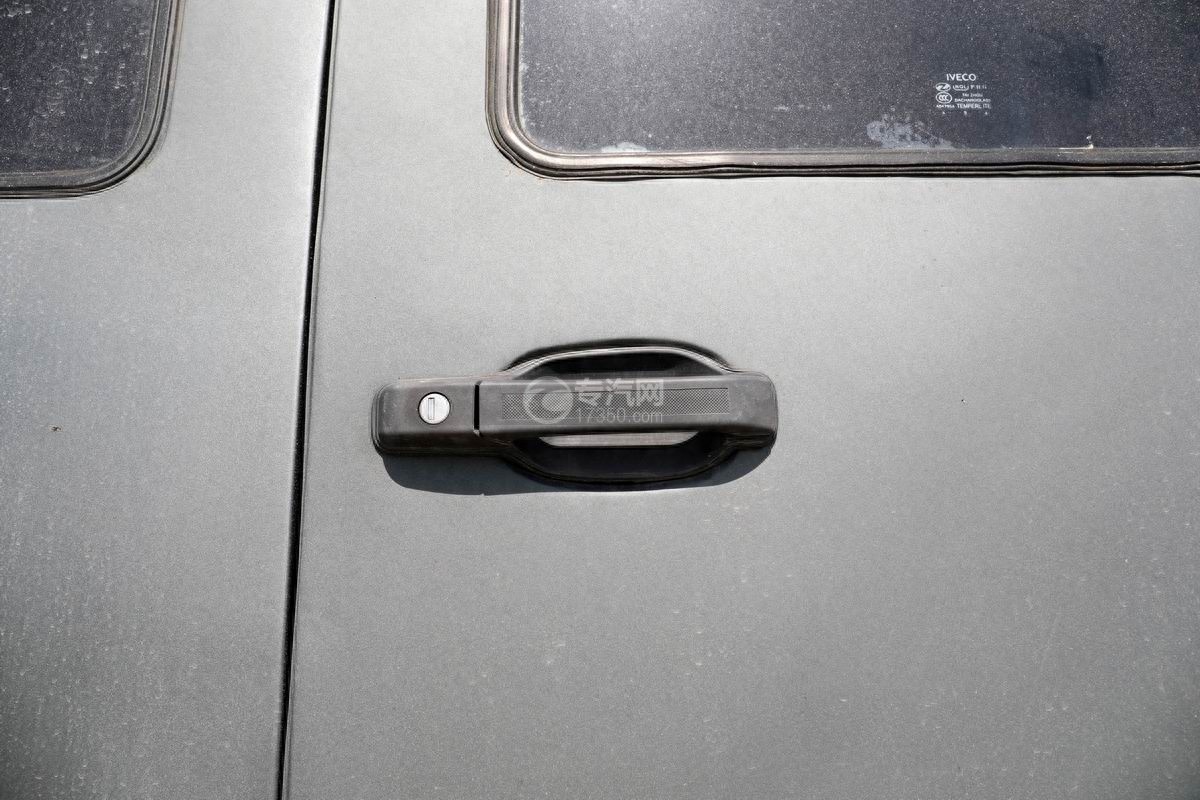 霸气房车之依维柯四驱越野房车