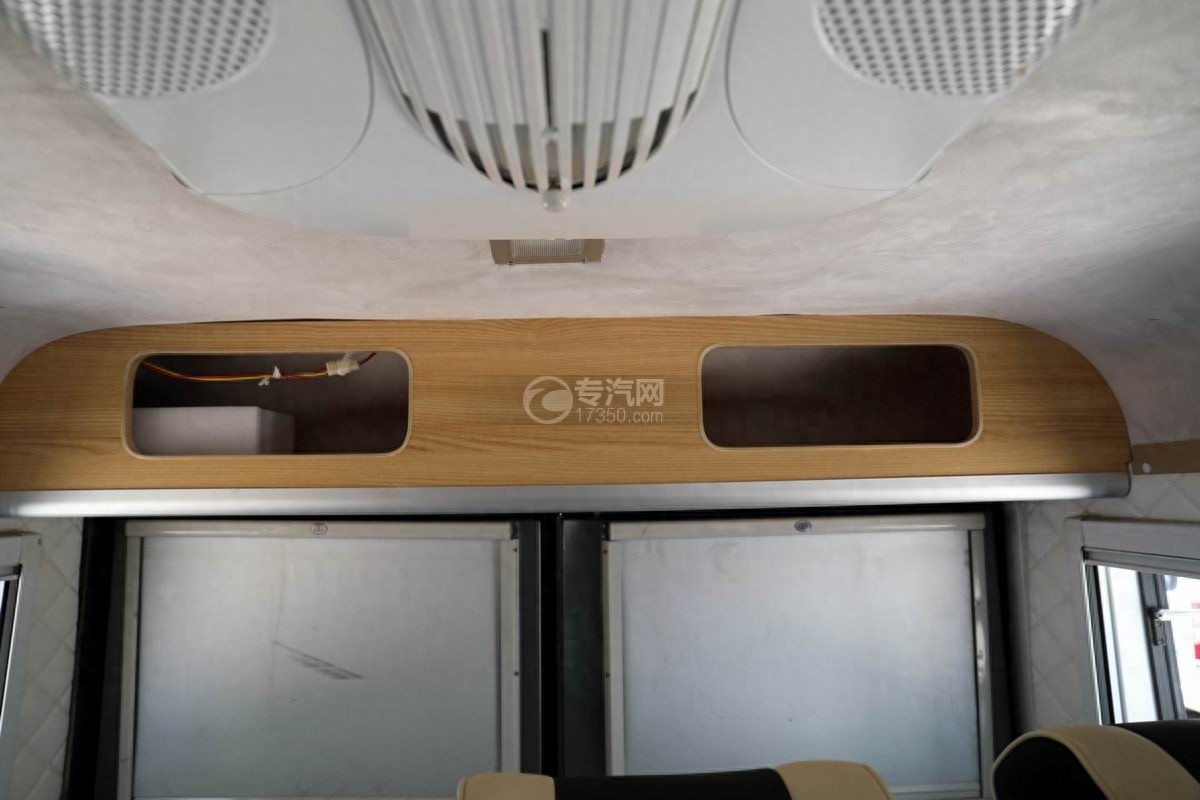 霸气房车之依维柯四驱越野房车