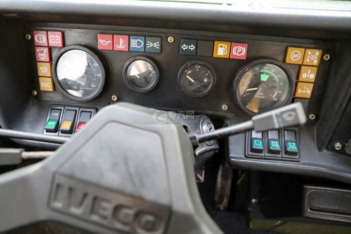 霸气房车之依维柯四驱越野房车