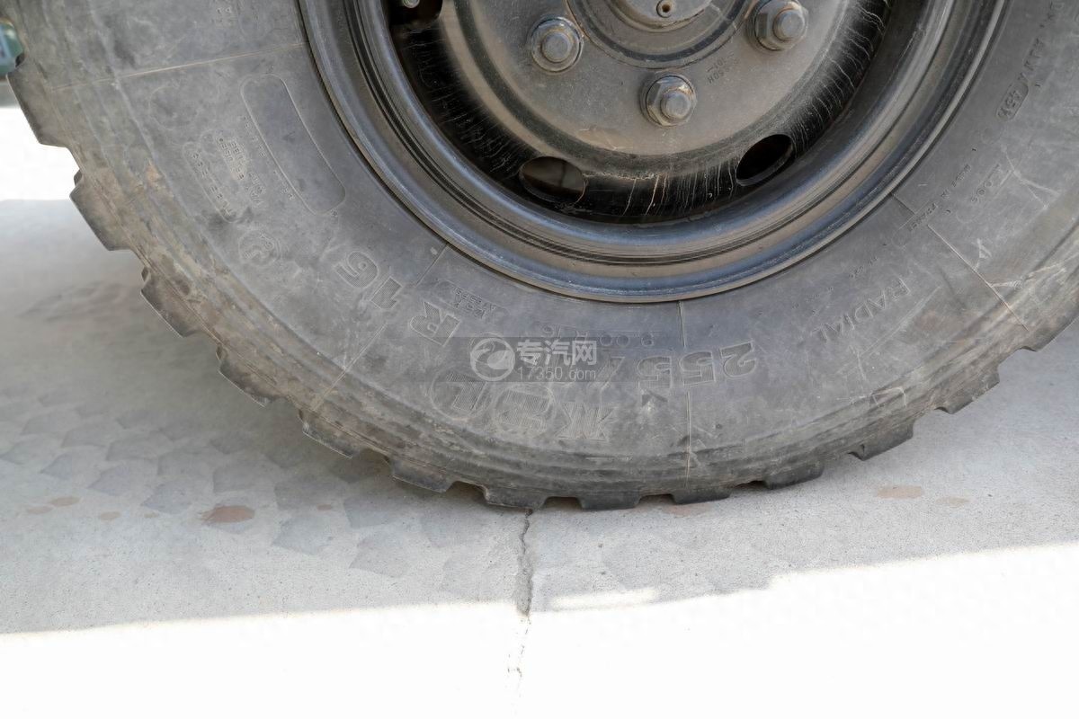 霸气房车之依维柯四驱越野房车