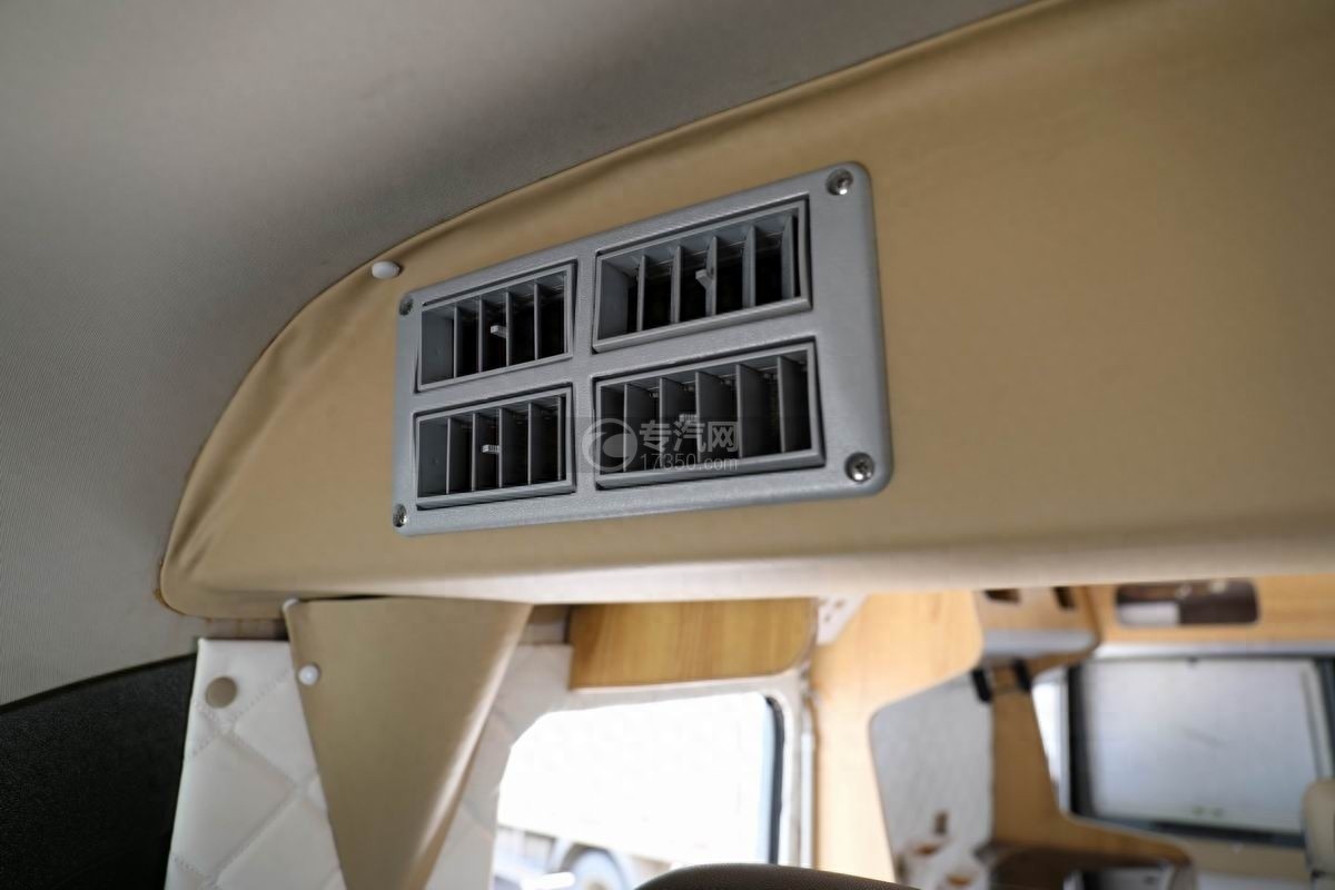 霸气房车之依维柯四驱越野房车